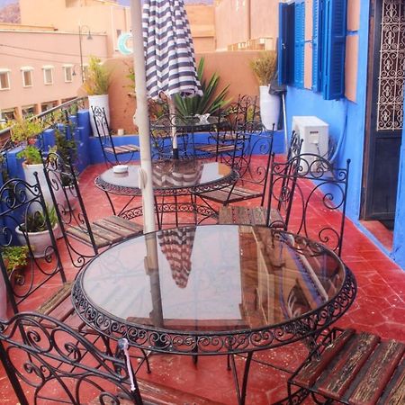 Auberge Et Hotel Les Amis Тафраут Екстериор снимка